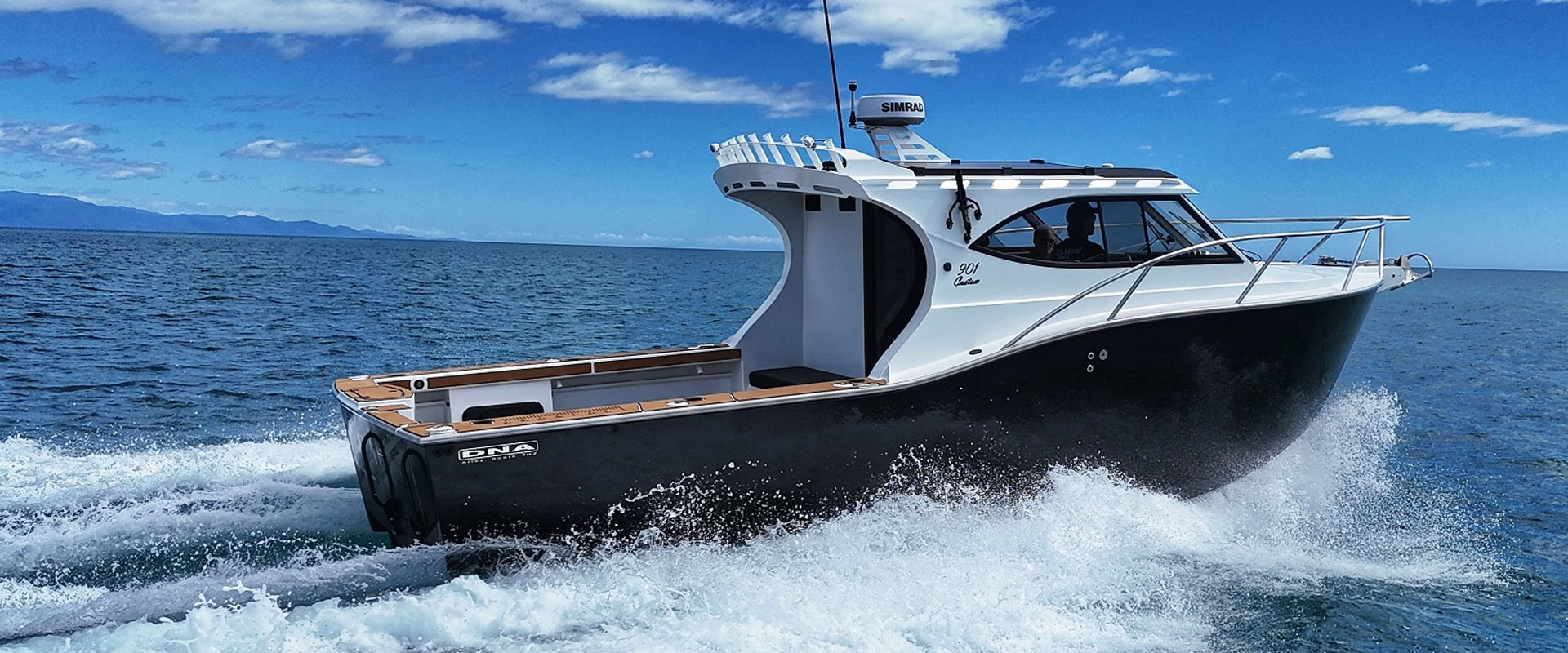 DNA-901-Customer-Hardtyop-Boat
